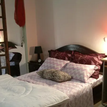 Affittacamere Room In Studio - Simple Hostel The Simple Hostel In The Heart Of Kalamata *